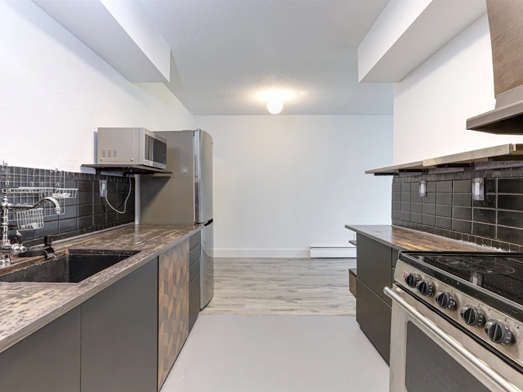 205-1442 Blackwood Avenue, Surrey, BC, V4B 3V5 - 8