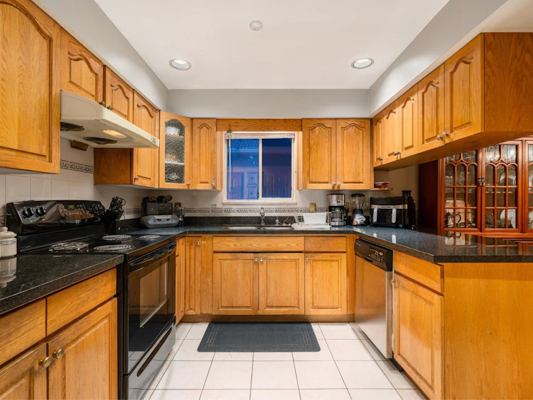 7336 16th Avenue, Burnaby, BC, V3N 1N8 - 7