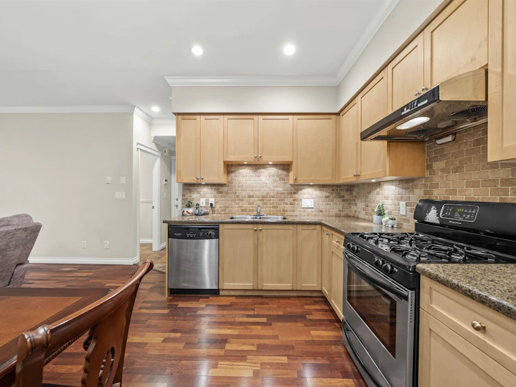 20-7331 No. 4 Road, Richmond, BC, V6Y 2T4 - 8