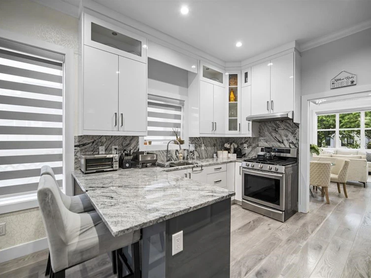 6898 Carnegie Street, Burnaby, BC, V5B 1Y5 - 15