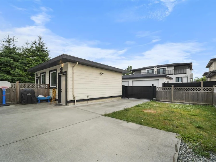 6898 Carnegie Street, Burnaby, BC, V5B 1Y5 - 33