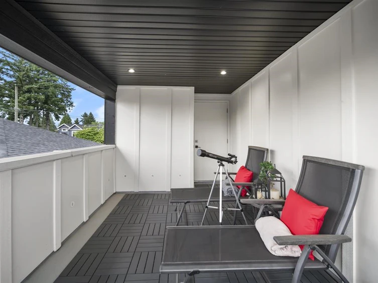6898 Carnegie Street, Burnaby, BC, V5B 1Y5 - 26