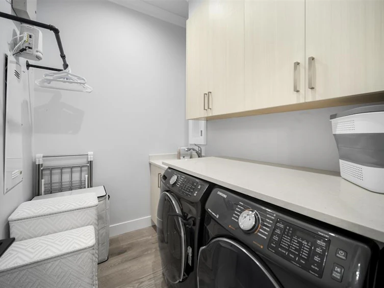 6898 Carnegie Street, Burnaby, BC, V5B 1Y5 - 5