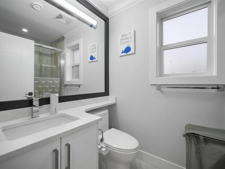 6898 Carnegie Street, Burnaby, BC, V5B 1Y5 - 6