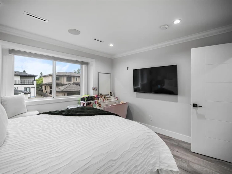 6898 Carnegie Street, Burnaby, BC, V5B 1Y5 - 22