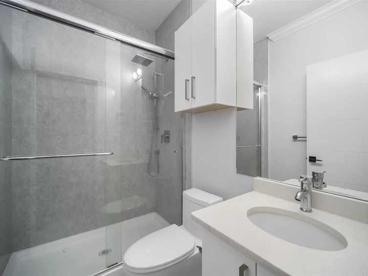 6898 Carnegie Street, Burnaby, BC, V5B 1Y5 - 32