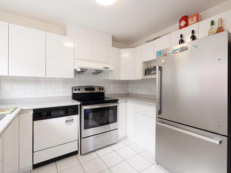 8573 Laurel Street, Vancouver, BC, V6P 2X6 - 3