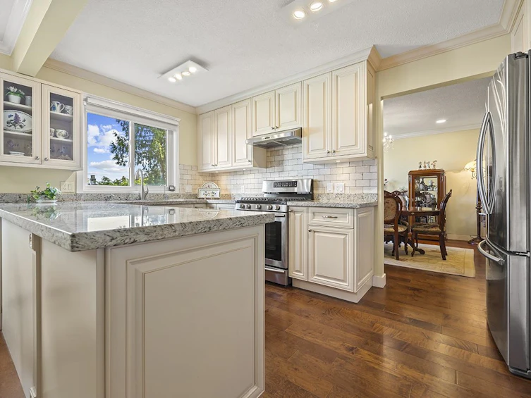 317 Hickey Drive, Coquitlam, BC, V3K 5T3 - 6