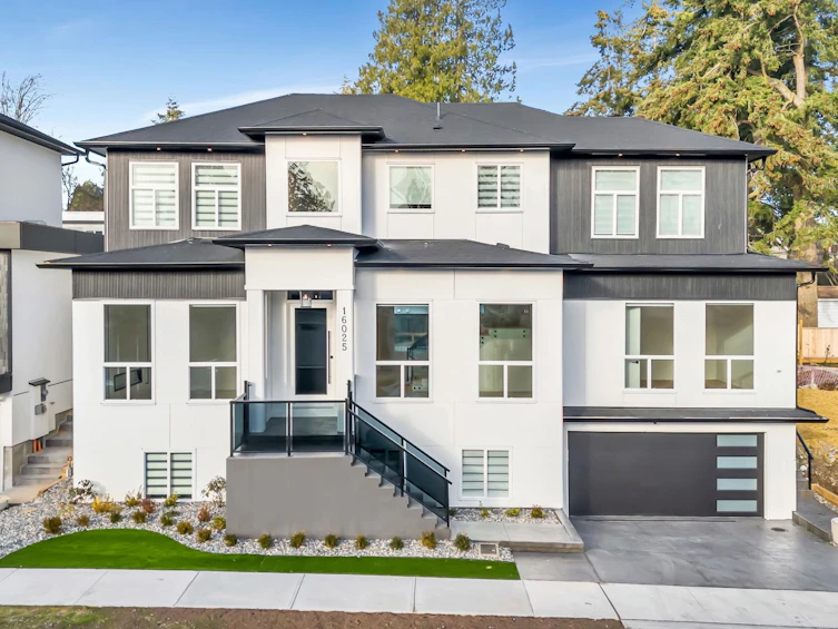 16025 9a Avenue, Surrey, BC, V4A 4W5