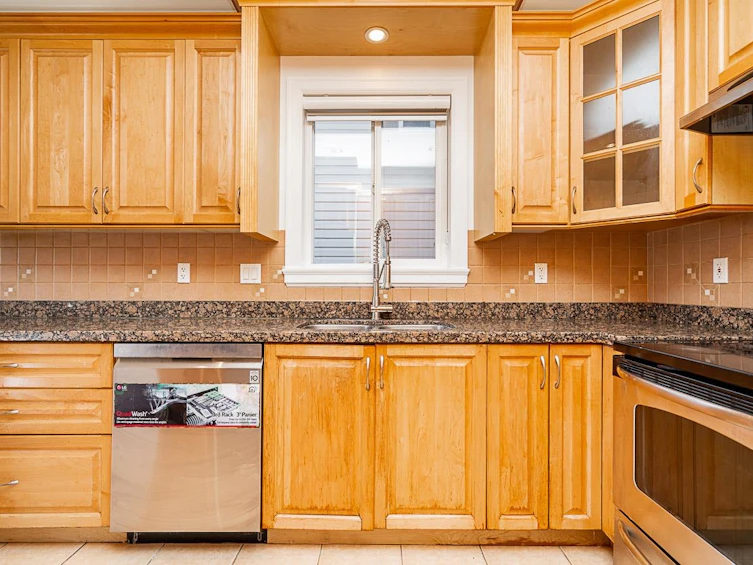 7268 1st Street, Burnaby, BC, V3N 3S6 - 10