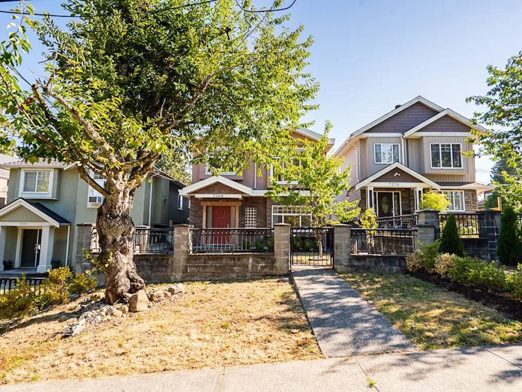 7268 1st Street, Burnaby, BC, V3N 3S6 - 2