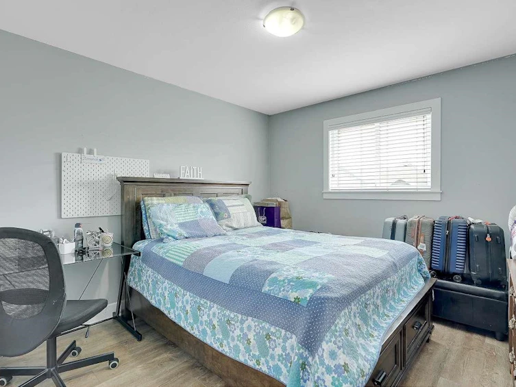 8378 208th Street, Langley, BC, V2Y 0A7 - 16