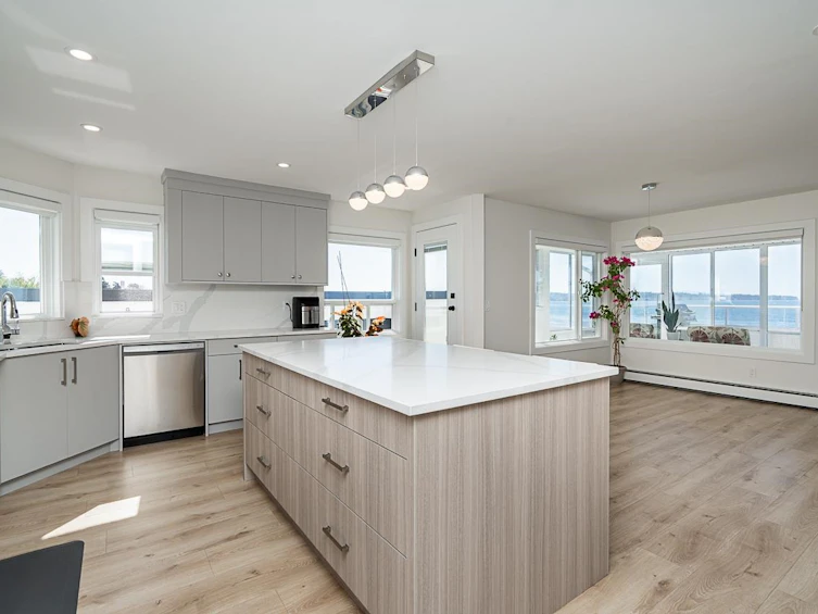 15452 Victoria Avenue, Surrey, BC, V4B 1H3 - 14