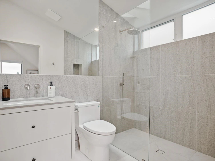 2-4758 Argyle Street, Vancouver, BC, V5N 3X8 - 24
