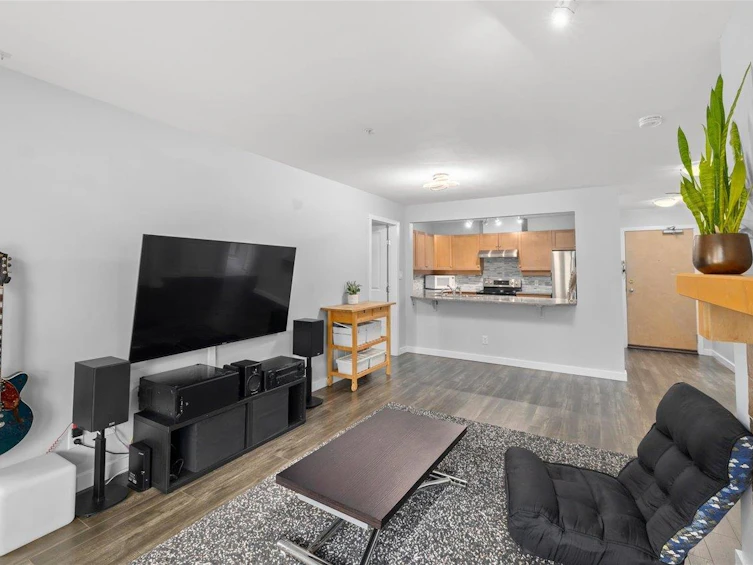 207-15 Smokey Smith Place, New Westminster, BC, V3L 5V7 - 6