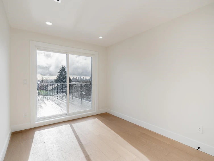 6150 Napier Street, Burnaby, BC, V5B 2C1 - 21