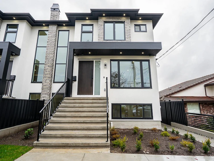 6150 Napier Street, Burnaby, BC, V5B 2C1 - 3