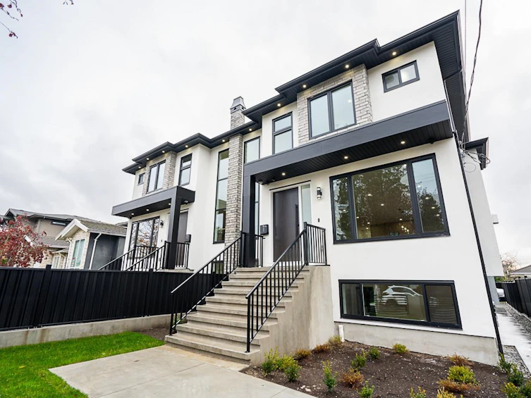 6150 Napier Street, Burnaby, BC, V5B 2C1 - 4