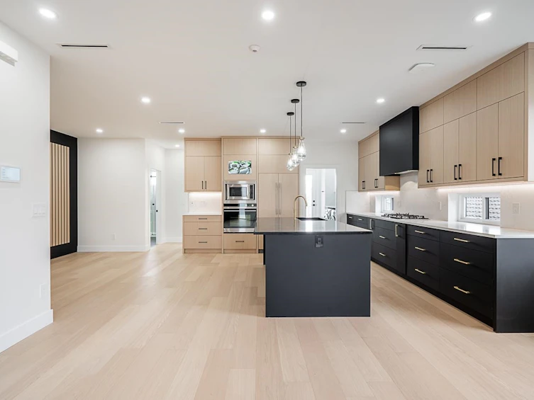6150 Napier Street, Burnaby, BC, V5B 2C1 - 9