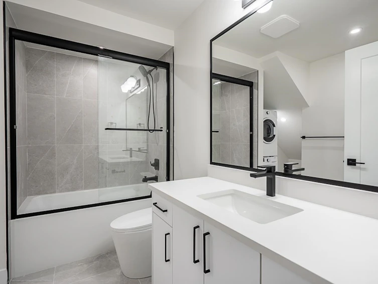 6150 Napier Street, Burnaby, BC, V5B 2C1 - 34