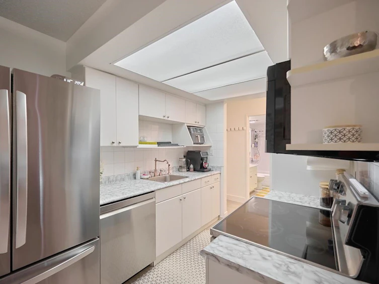 302-1515 Chesterfield Avenue, North Vancouver, BC, V7M 2N5 - 8