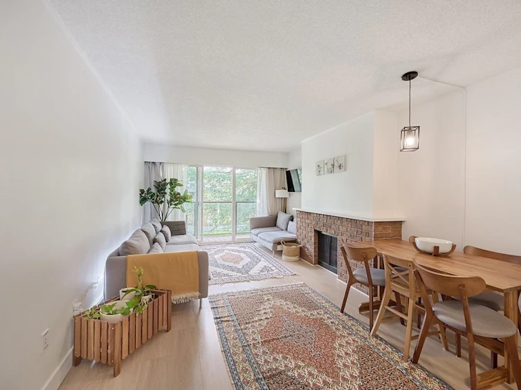 302-1515 Chesterfield Avenue, North Vancouver, BC, V7M 2N5 - 2