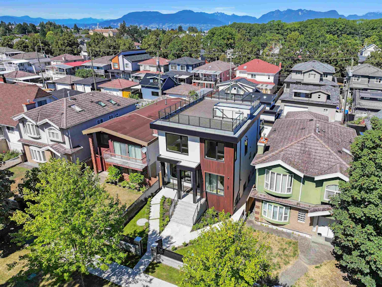 2111 E 46th Avenue, Vancouver, BC, V5P 1P3 - 40