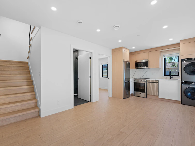 2111 E 46th Avenue, Vancouver, BC, V5P 1P3 - 36