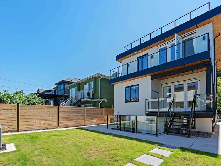 2111 E 46th Avenue, Vancouver, BC, V5P 1P3 - 29