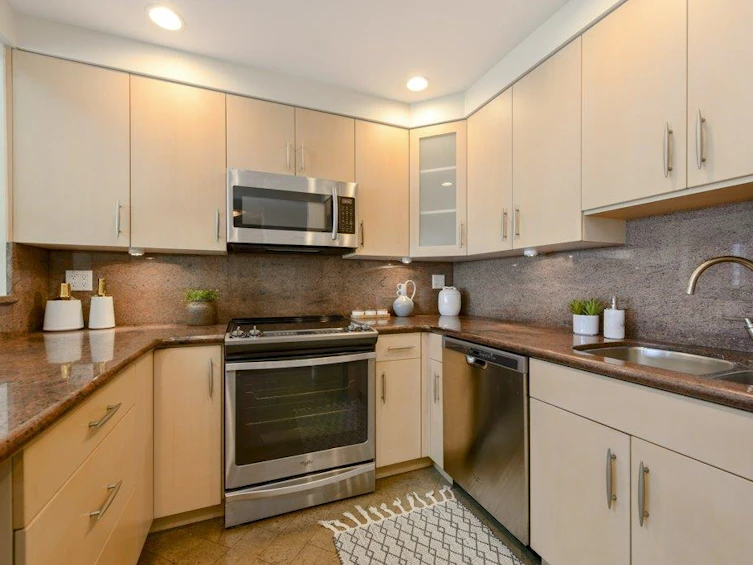 2304-33 Chesterfield Place, North Vancouver, BC, V7M 3K4 - 16