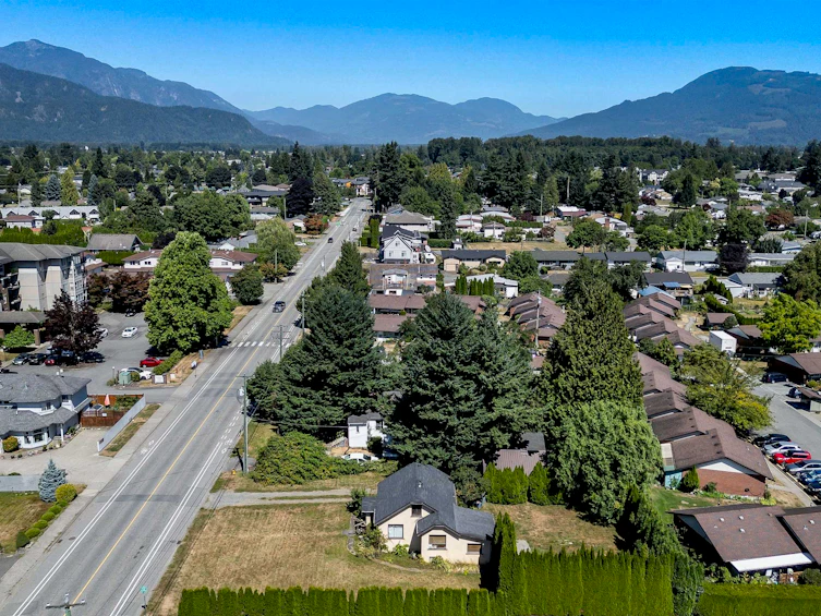 9438 Broadway Street, Chilliwack, BC, V2P 5T9 - 4