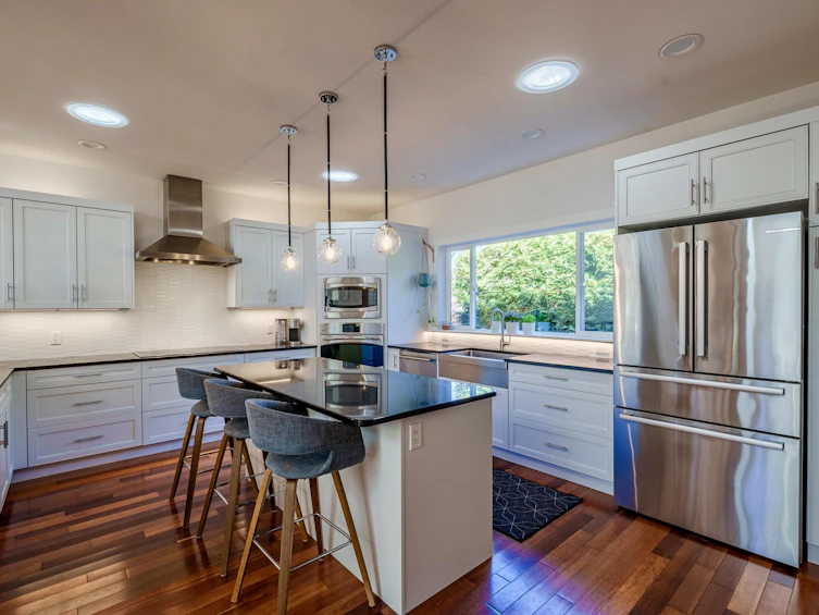 6323 Oracle Road, Sechelt, BC, V7Z 0R8 - 6