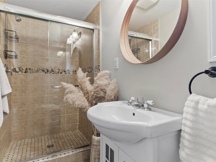 8957 213 Street, Langley, BC, V1M 1Z5 - 28