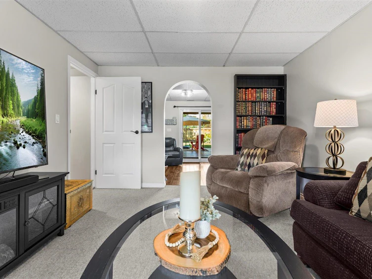 8957 213 Street, Langley, BC, V1M 1Z5 - 23