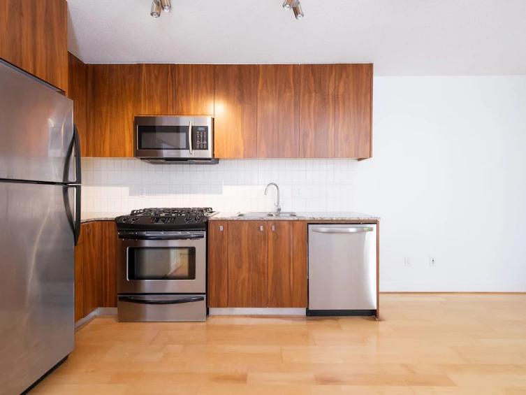 302-1030 W Broadway Street, Vancouver, BC, V6B 4J5 - 3