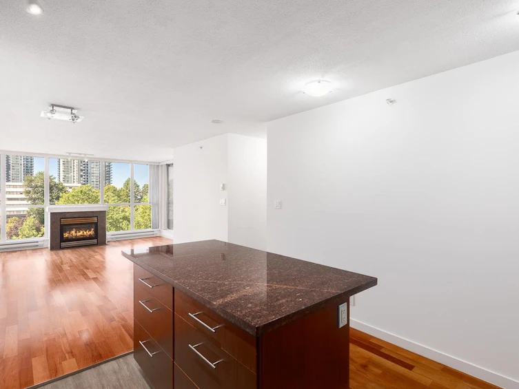 604-2138 Madison Avenue, Burnaby, BC, V5C 6T6 - 5