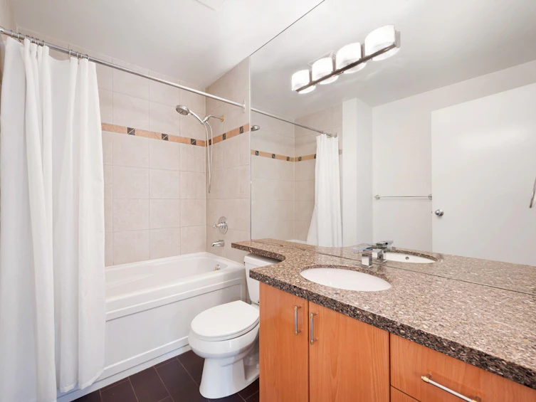 133 Aquarius Mews, Vancouver, BC, V6Z 2Z1 - 20