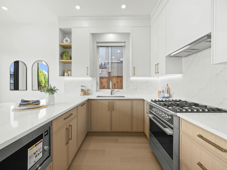2-6461 E Prince Edward Street, Vancouver, BC, V3W 0Y3 - 13