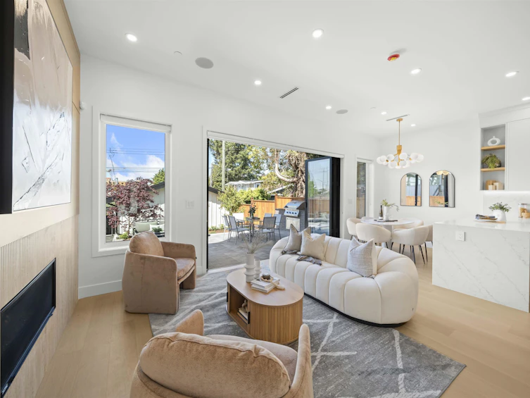 2-6461 E Prince Edward Street, Vancouver, BC, V3W 0Y3 - 4