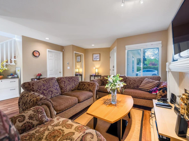 30-10000 Fisher Gate, Richmond, BC, V6X 3W8 - 3