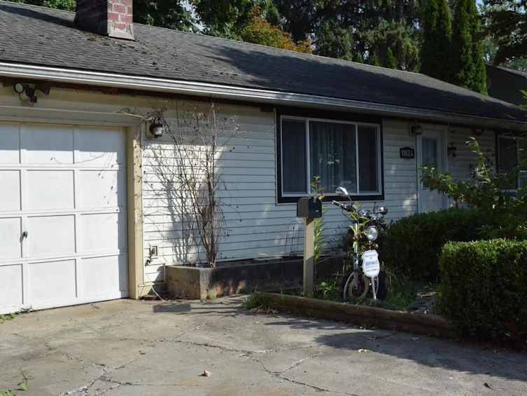 11624 212 Street, Maple Ridge, BC, V2X 4Z5 - 2