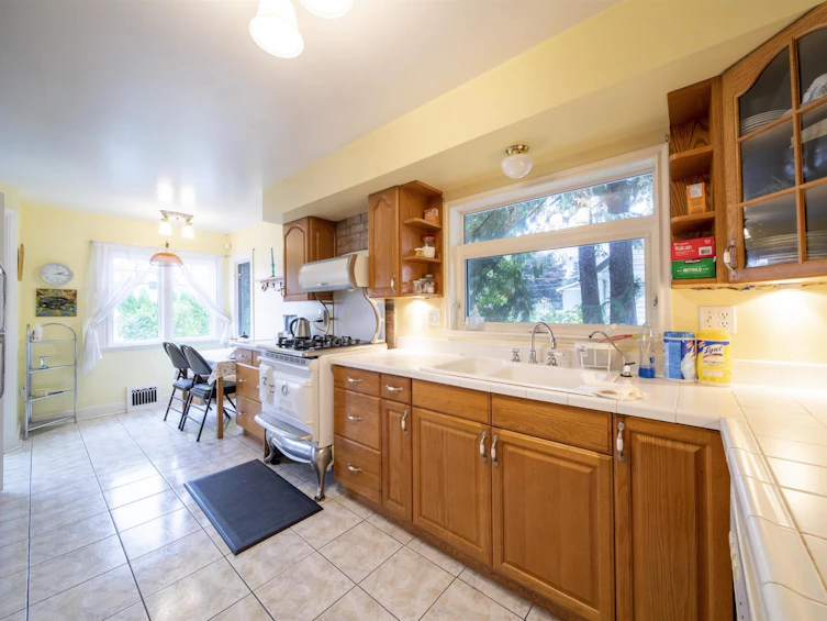 831 Second Street, New Westminster, BC, V3L 2N4 - 5
