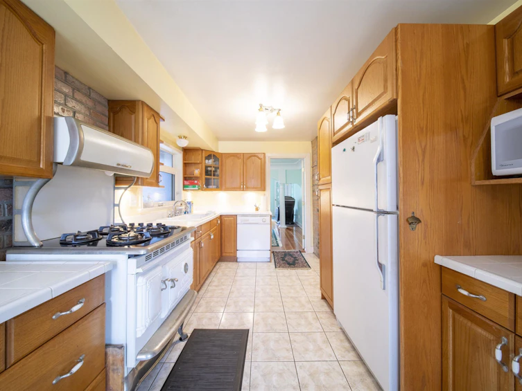 831 Second Street, New Westminster, BC, V3L 2N4 - 6
