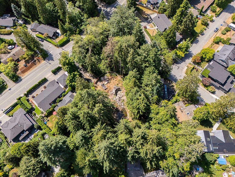1160 Ridgewood Drive, North Vancouver, BC, V7R 1J3 - 13