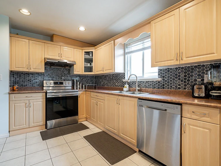 7366 144a Street, Surrey, BC, V3S 0M9 - 12