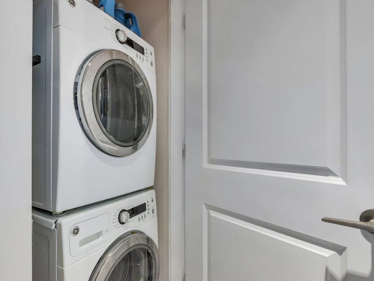 317 W 16th Avenue, Vancouver, BC, V5Y 1Z1 - 13