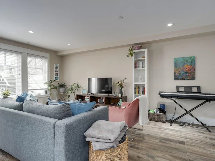 317 W 16th Avenue, Vancouver, BC, V5Y 1Z1 - 6