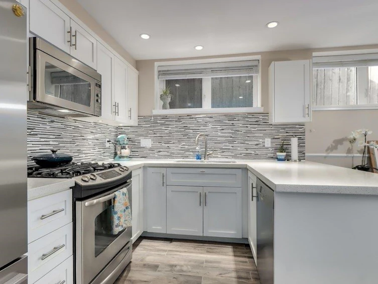 317 W 16th Avenue, Vancouver, BC, V5Y 1Z1 - 9
