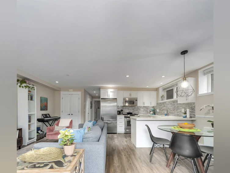 317 W 16th Avenue, Vancouver, BC, V5Y 1Z1 - 7