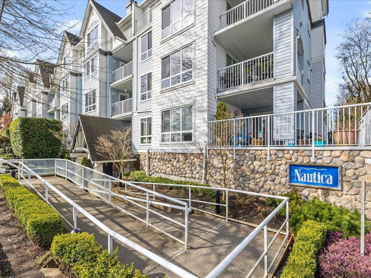301-12639 No. 2 Road, Richmond, BC, V7E 6N6 - 2